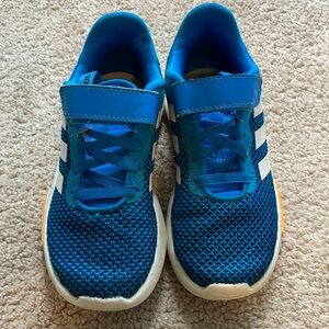 Toddler cloudfoam Adidas tennis shoes